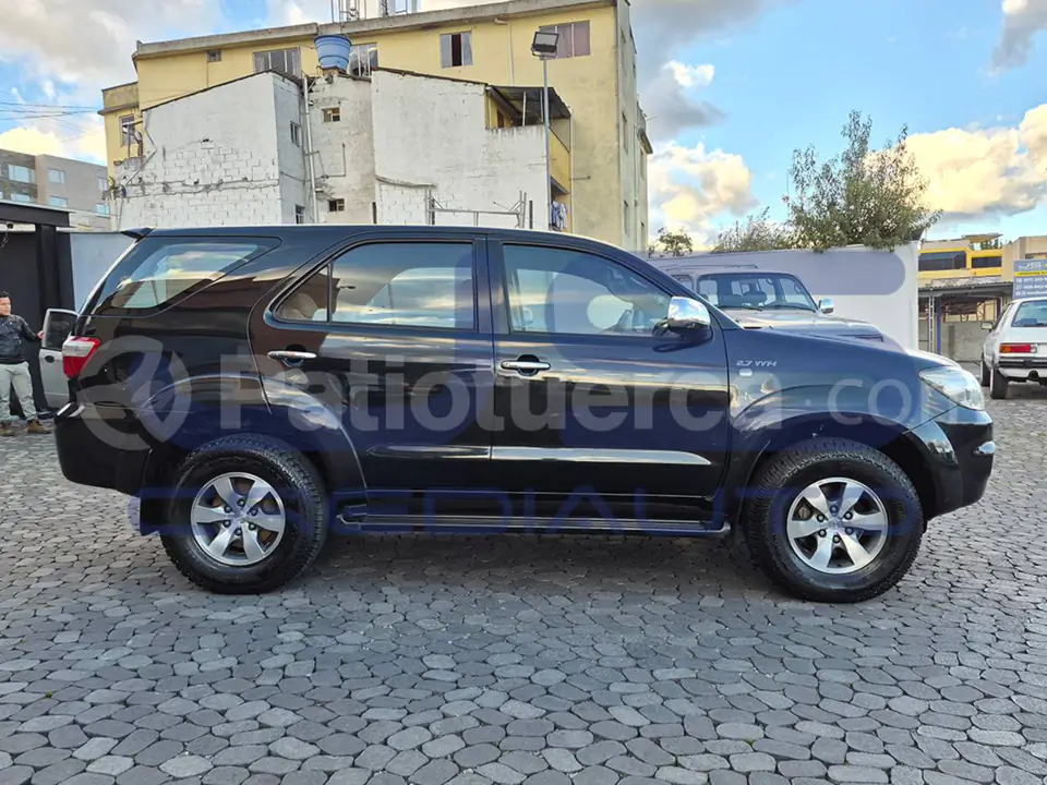 Foto 5 de Toyota Fortuner 2.7