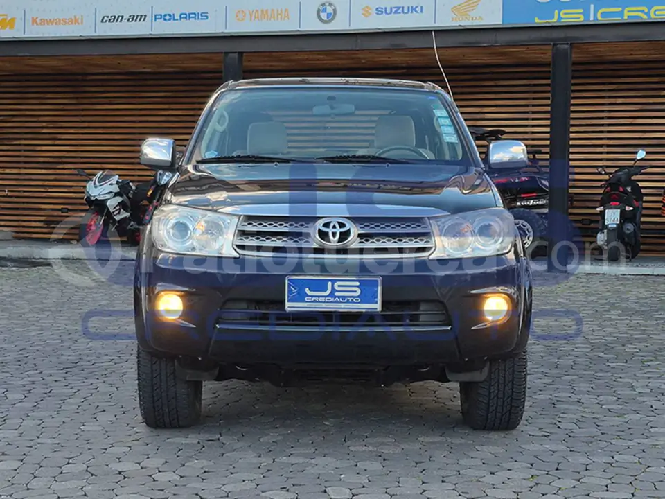Foto 1 de Toyota Fortuner 2.7