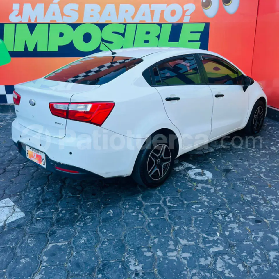 Foto 4 de Kia Rio R LX