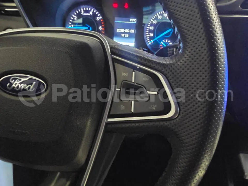 Foto 20 de Ford Territory