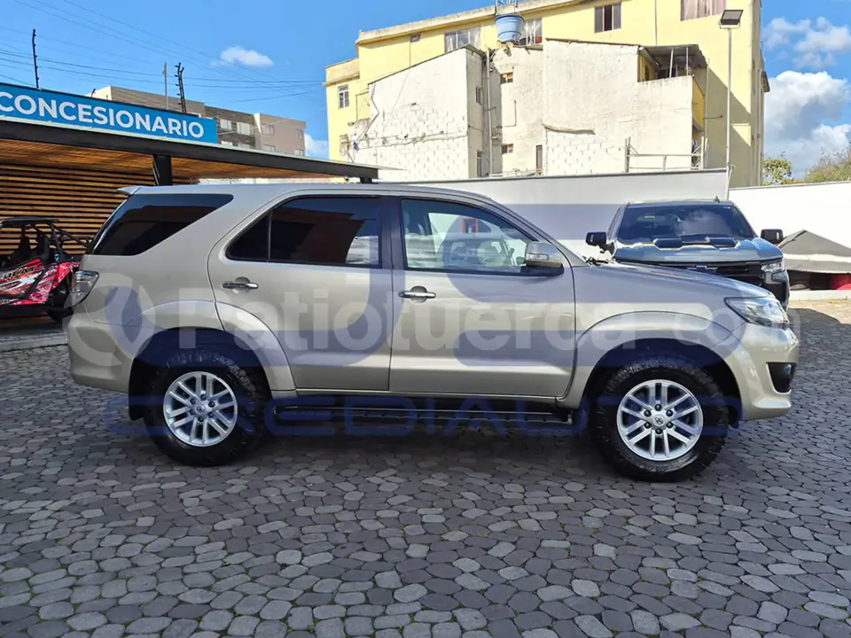 Foto 6 de Toyota Fortuner 2.7