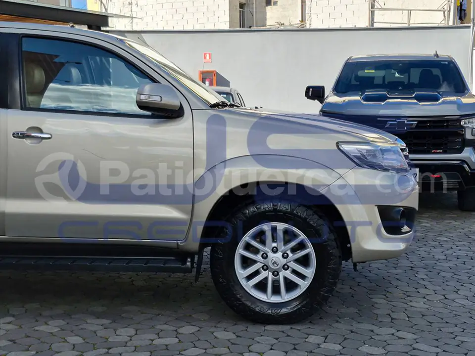 Foto 7 de Toyota Fortuner 2.7