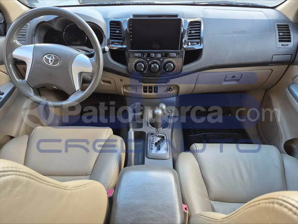 Foto 13 de Toyota Fortuner 2.7