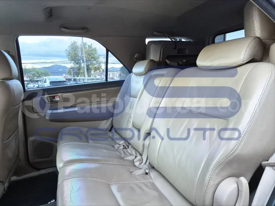 Foto 19 de Toyota Fortuner 2.7