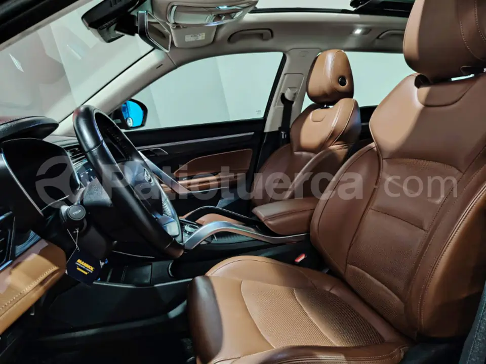 Foto 14 de Geely Azkarra