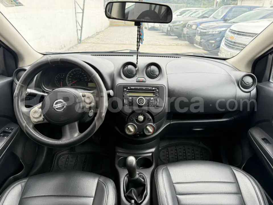 Foto 4 de Nissan Versa