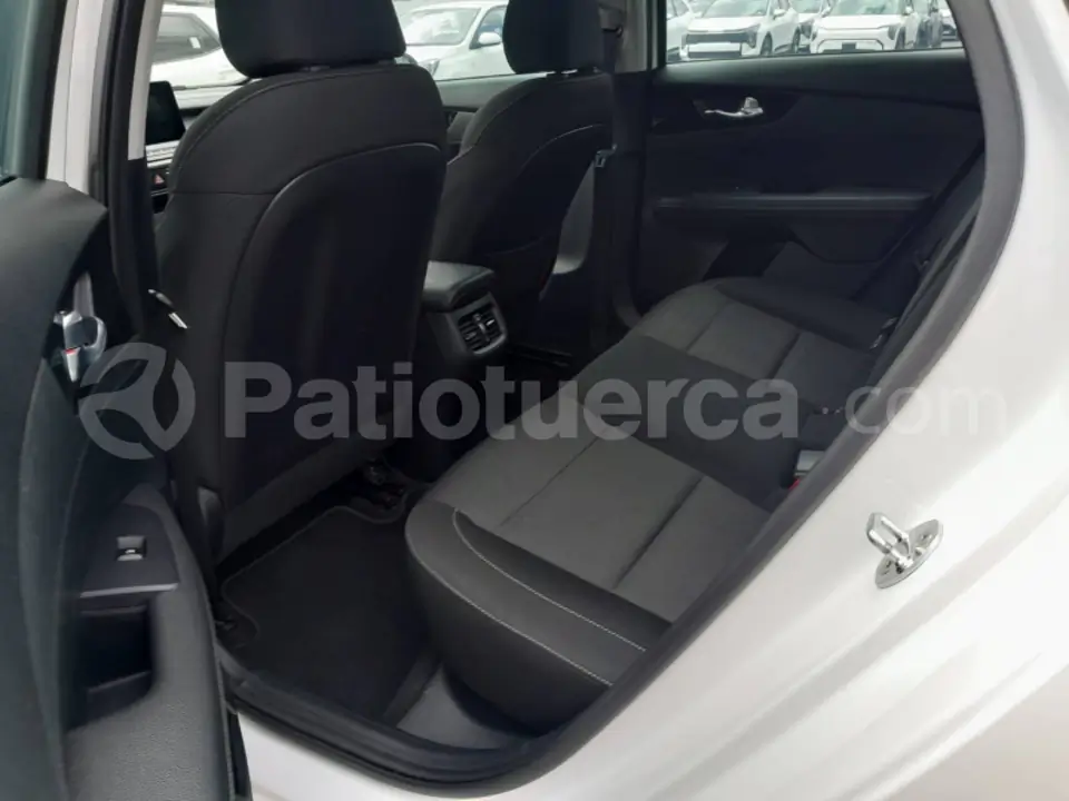 Foto 9 de Kia Cerato