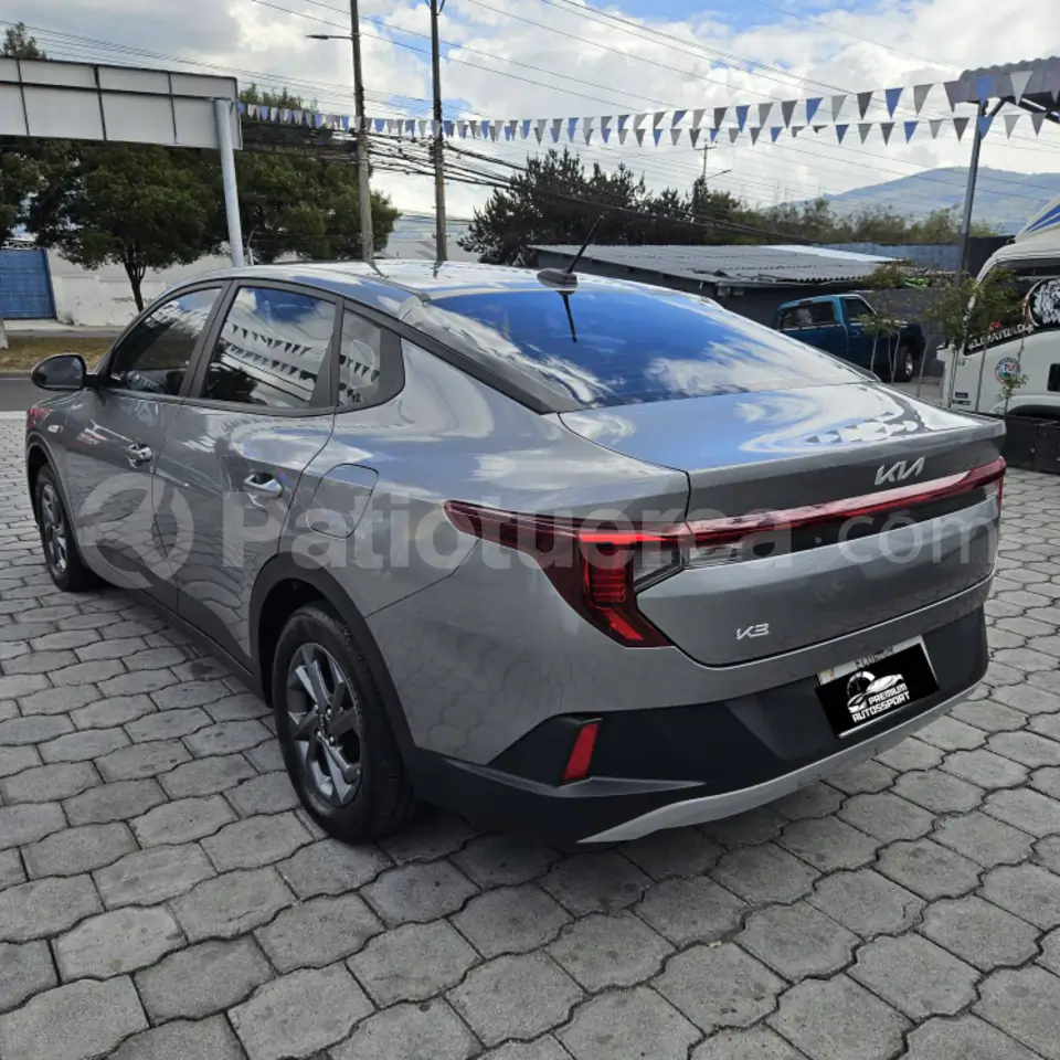 Foto 9 de Kia K3 LX