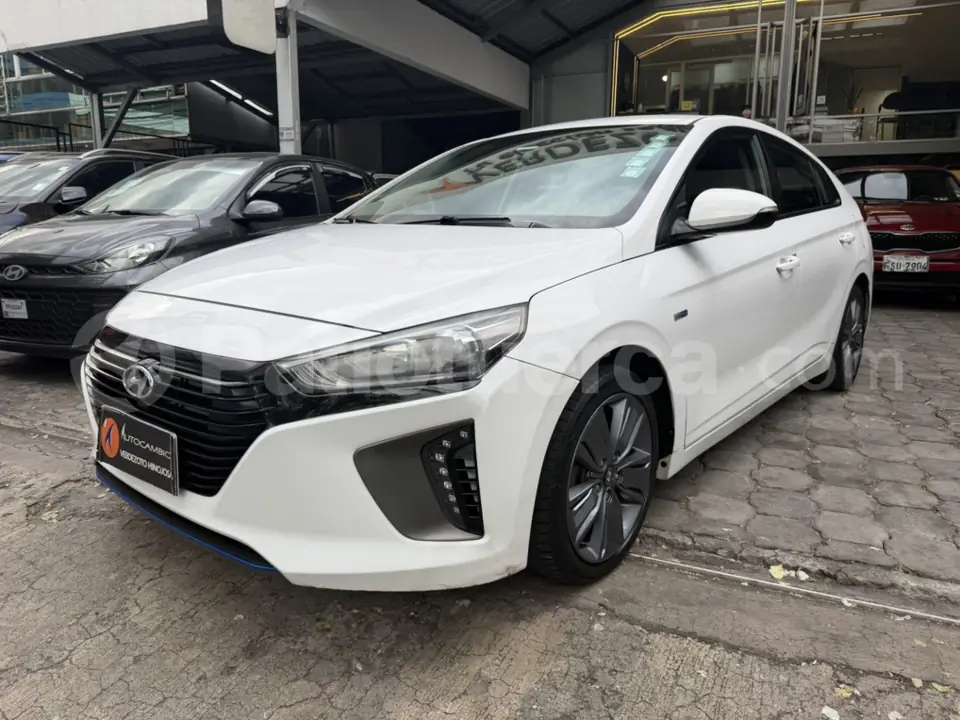Foto 1 de Hyundai Ioniq Hybrid