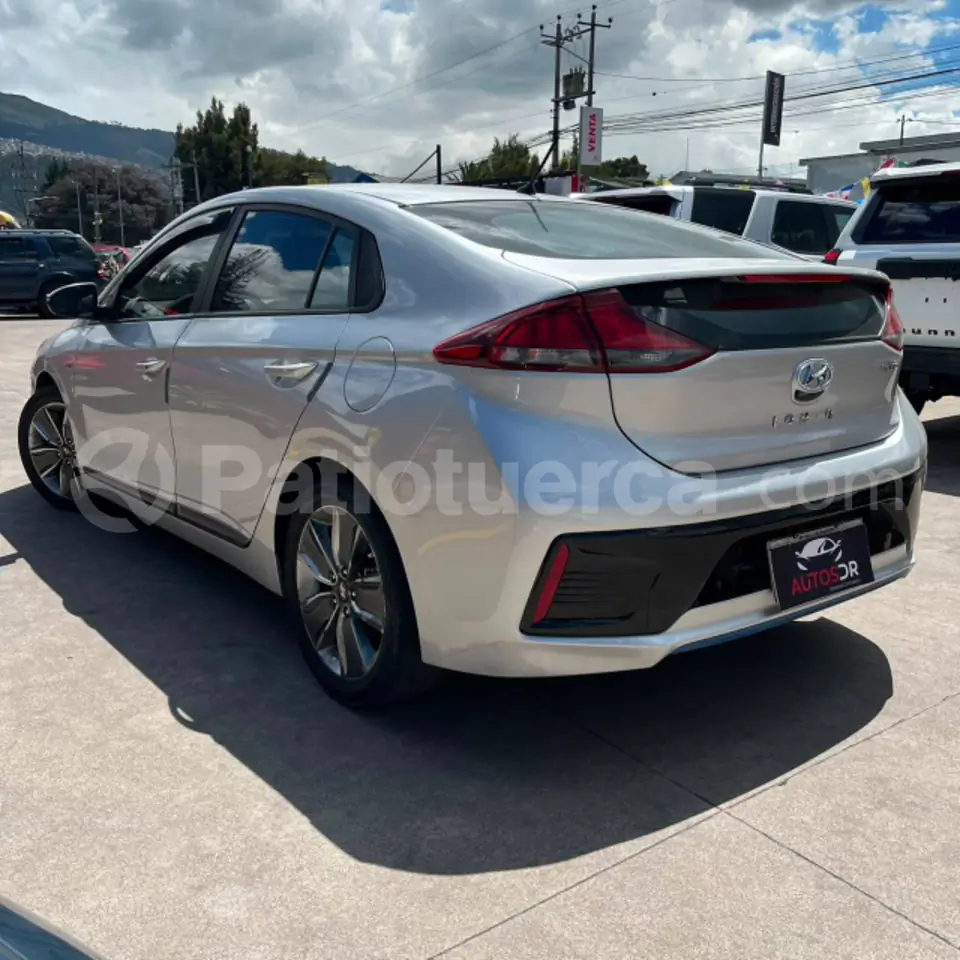 Foto 6 de Hyundai Ioniq Hybrid