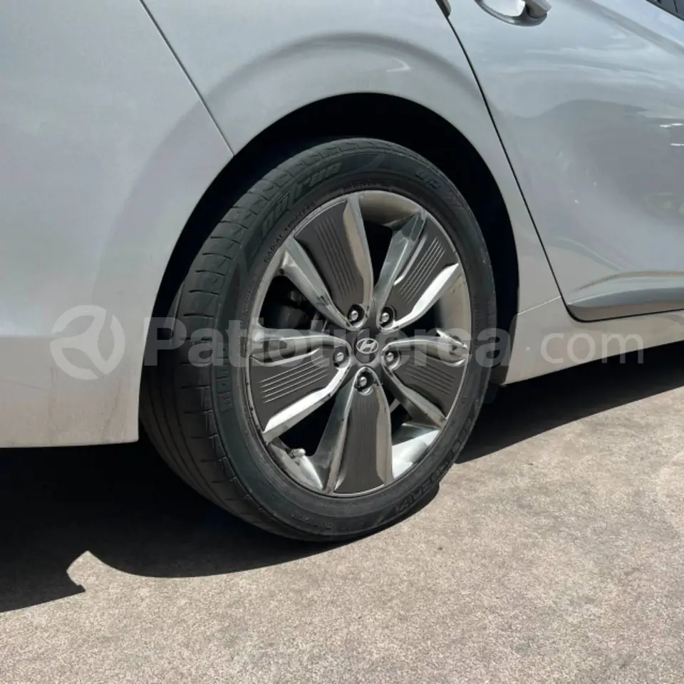 Foto 11 de Hyundai Ioniq Hybrid