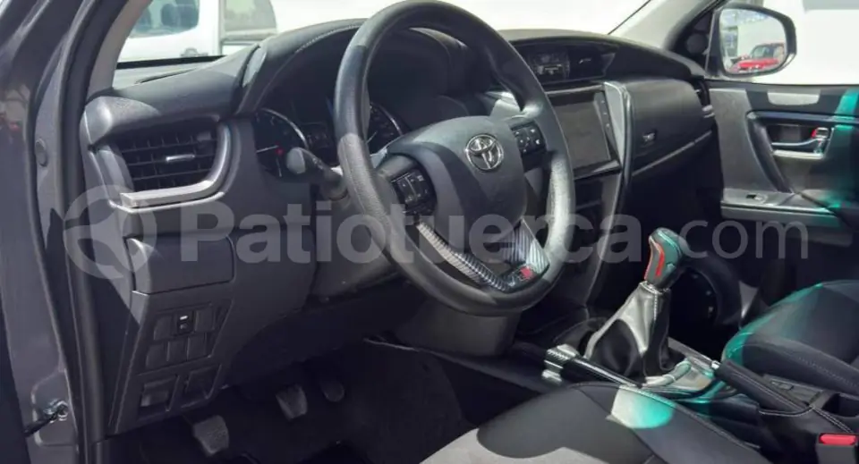 Foto 10 de Toyota New Fortuner