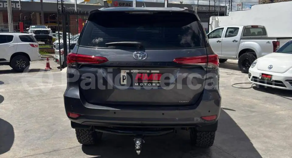 Foto 17 de Toyota New Fortuner