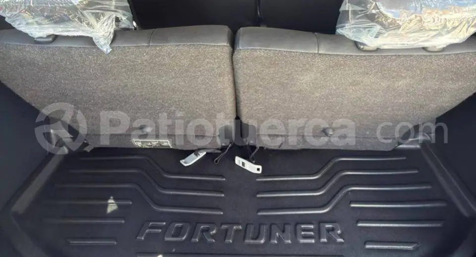 Foto 21 de Toyota New Fortuner