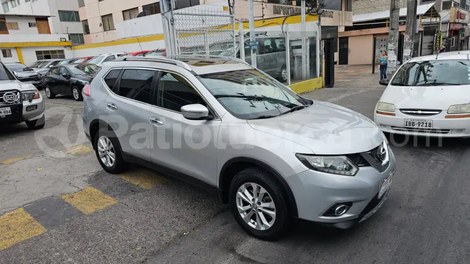 Foto 2 de Nissan xtrail  Advance