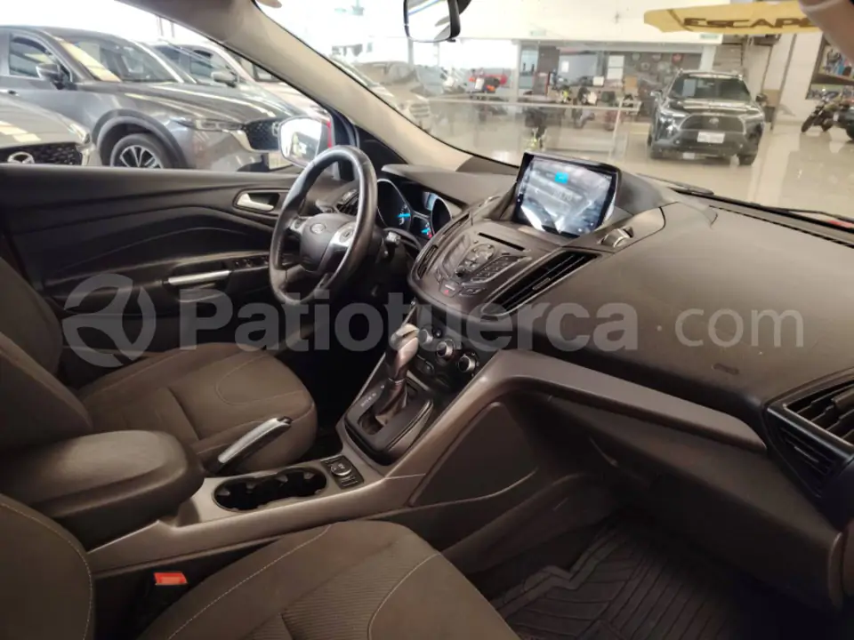 Foto 5 de Ford ESCAPE XLS