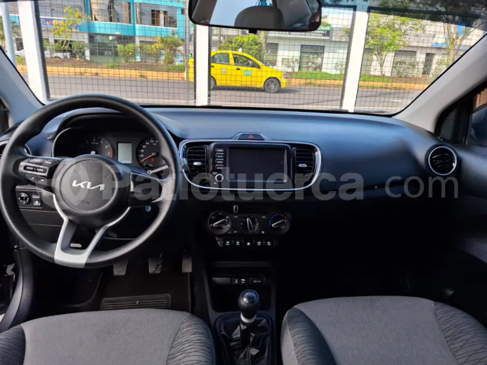 Foto 10 de Kia Soluto LX