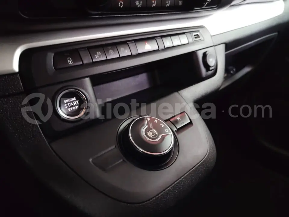 Foto 29 de Peugeot Traveller