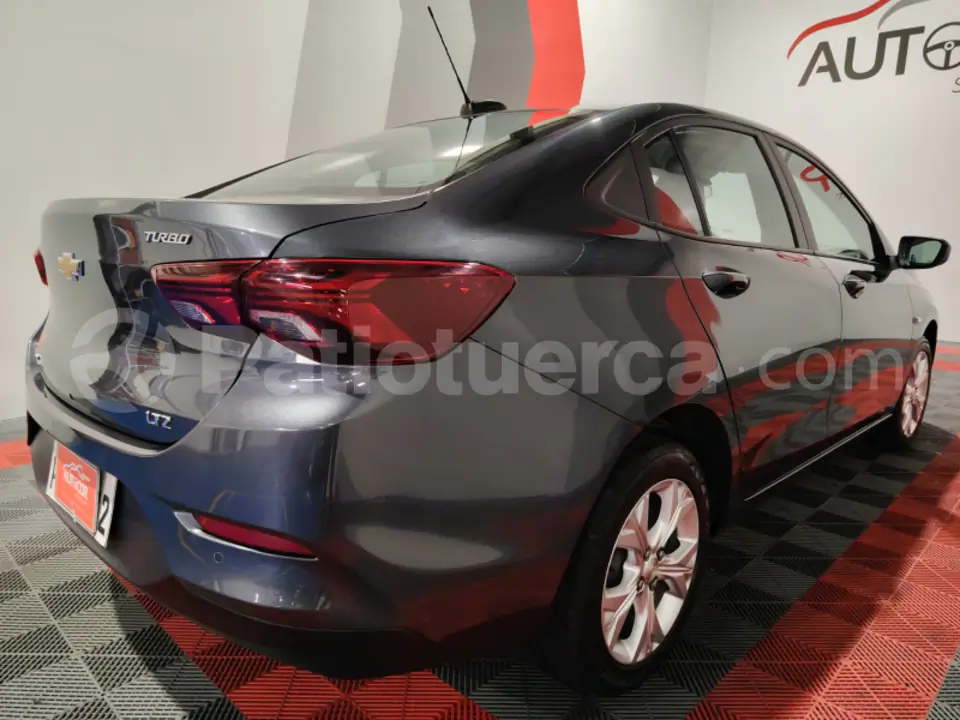 Foto 8 de Chevrolet ONIX LT TURBO
