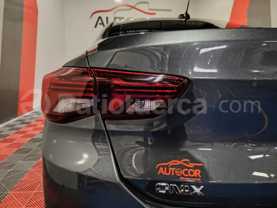 Foto 10 de Chevrolet ONIX LT TURBO