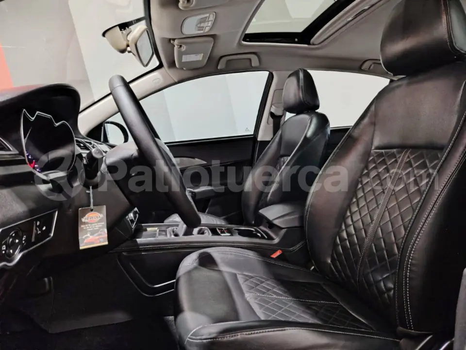 Foto 12 de Zotye Z560