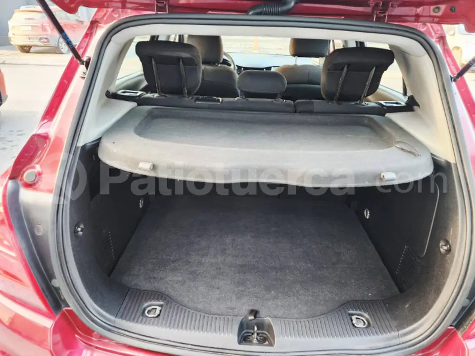 Foto 16 de Chevrolet Tracker LS