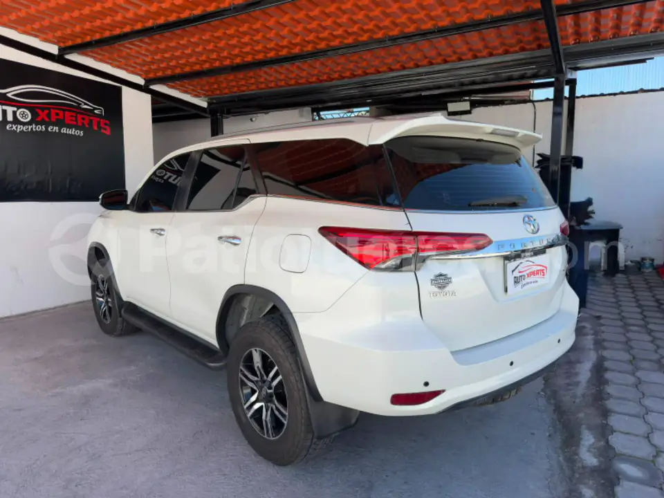 Foto 12 de Toyota Fortuner