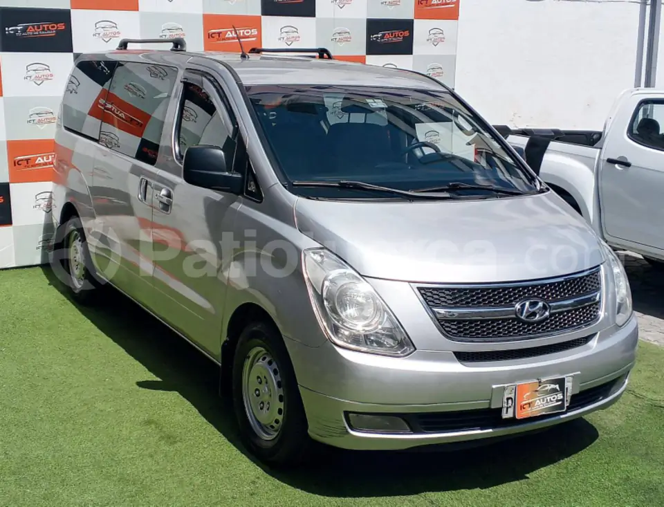 Foto 2 de Hyundai H1 12 pasajeros