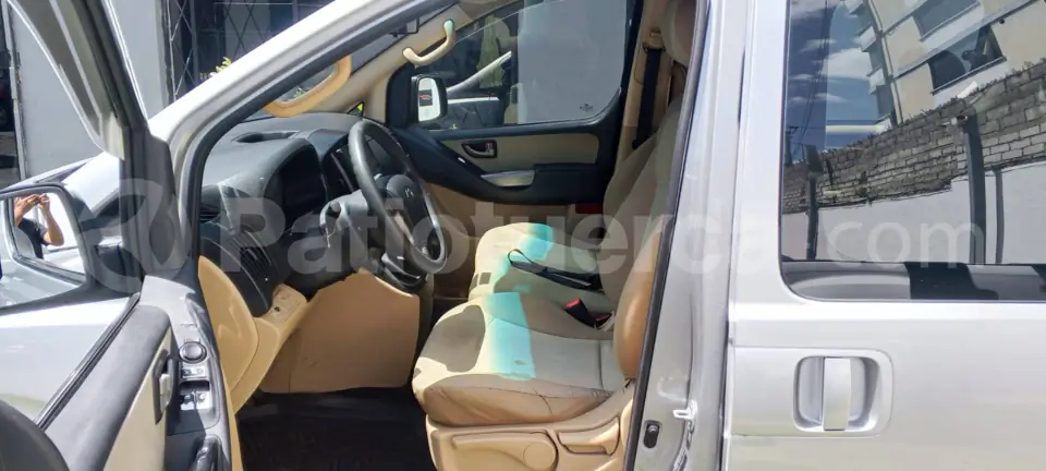 Foto 10 de Hyundai H1 12 pasajeros
