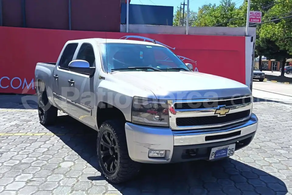 Foto 3 de Chevrolet Silverado Hibrido