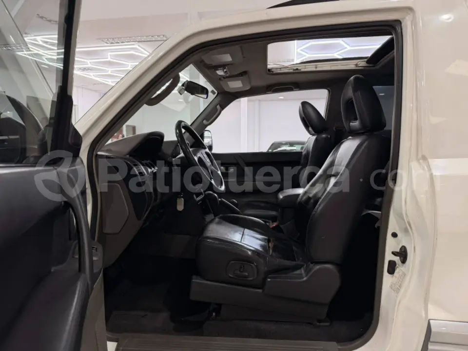 Foto 4 de Mitsubishi Montero Blister