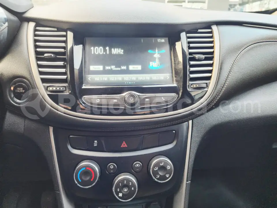 Foto 16 de Chevrolet Tracker LS