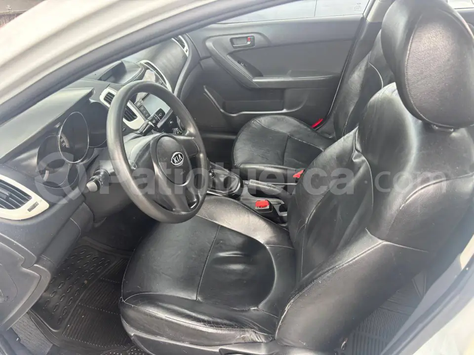 Foto 6 de Kia Cerato