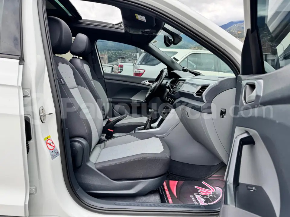 Foto 9 de Volkswagen T-CROSS CONFORTLINE