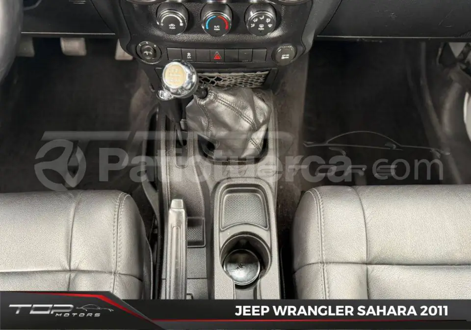 Foto 22 de Jeep Wrangler Sahara