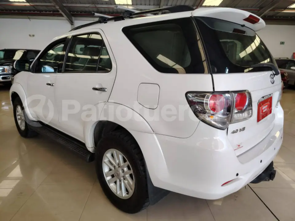 Foto 14 de Toyota New Fortuner
