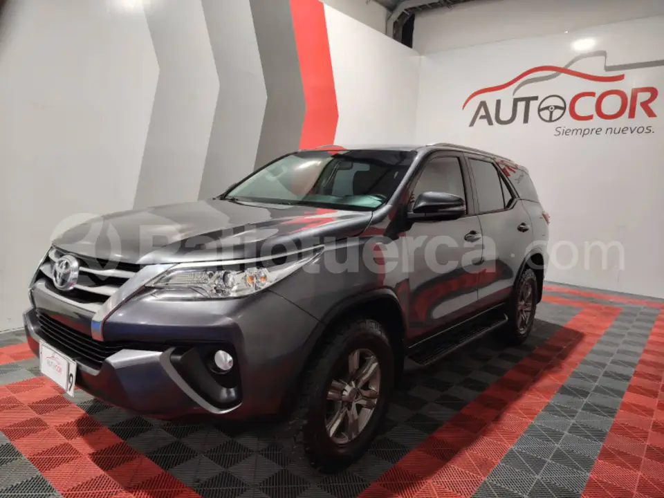 Foto 6 de Toyota New Fortuner
