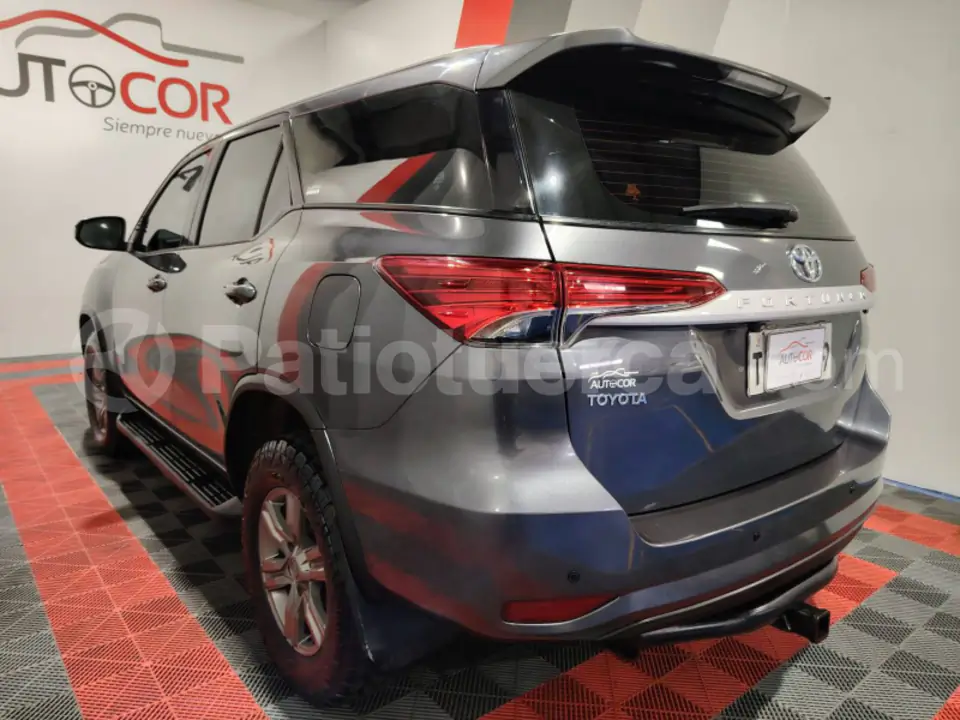 Foto 9 de Toyota New Fortuner