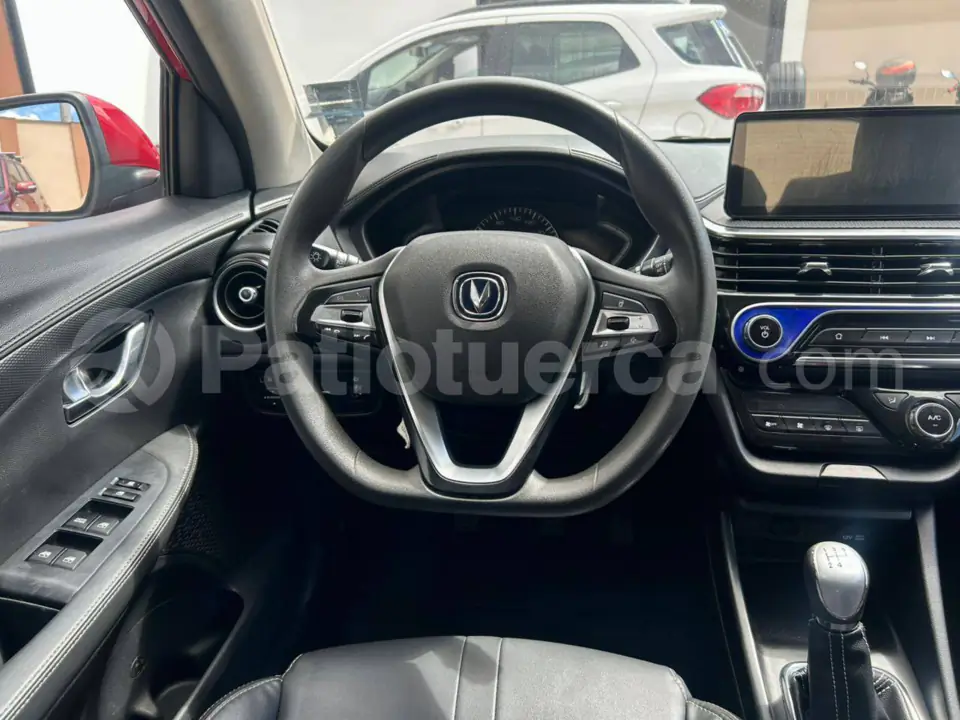 Foto 4 de Changan Alsvin