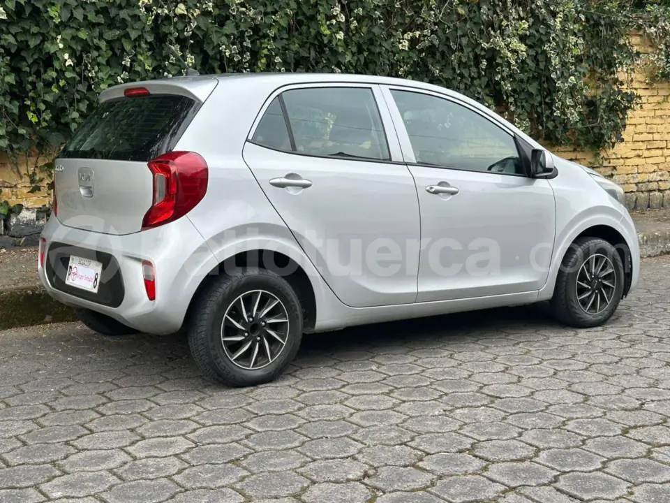 Foto 3 de Kia PICANTO LX
