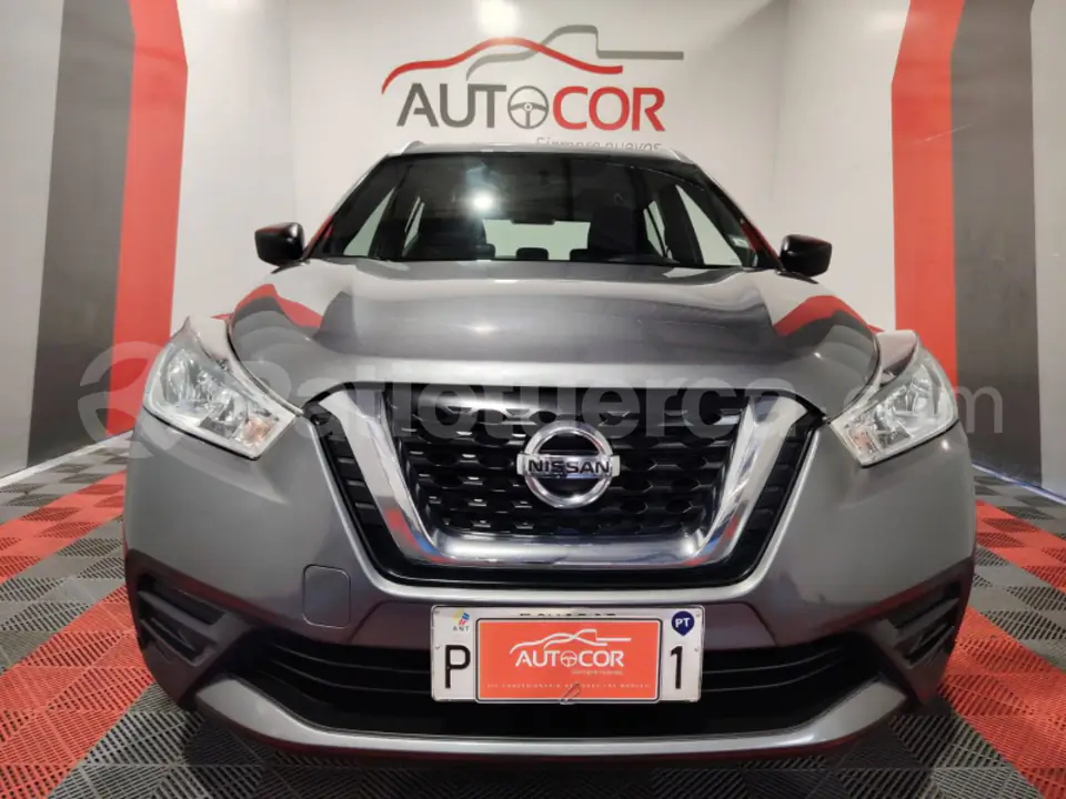 Foto 2 de Nissan Kicks