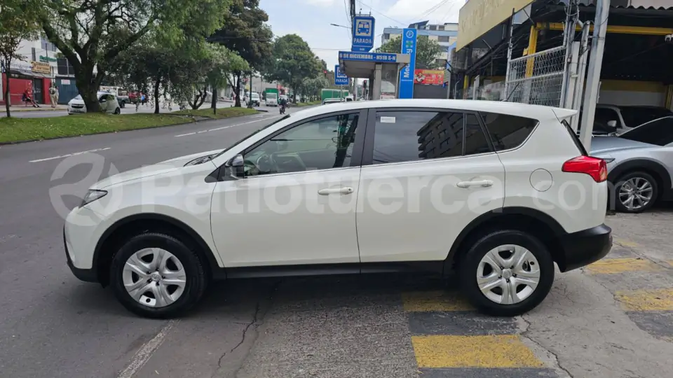 Foto 5 de Toyota NEW RAV4 AC 2.0 5P