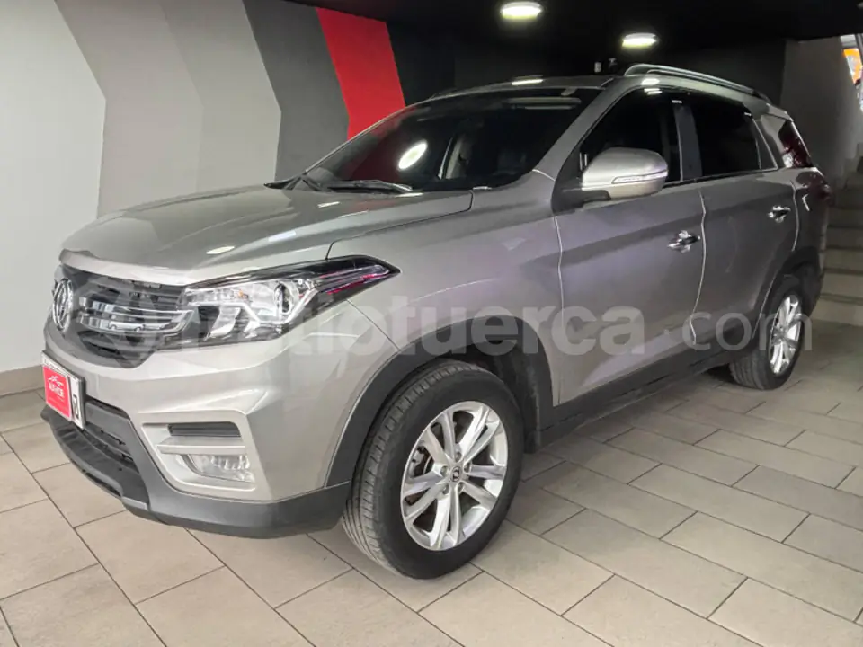 Foto 1 de DongFeng Glory 560