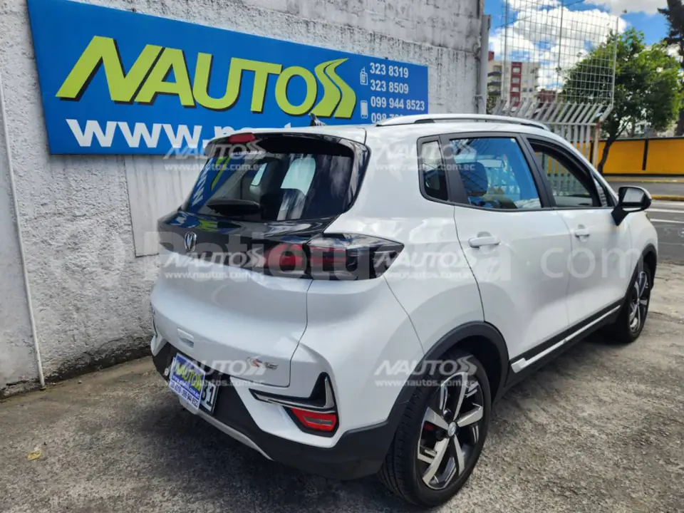 Foto 2 de Changan CS 15