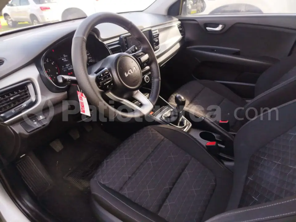 Foto 7 de Kia RIO 5
