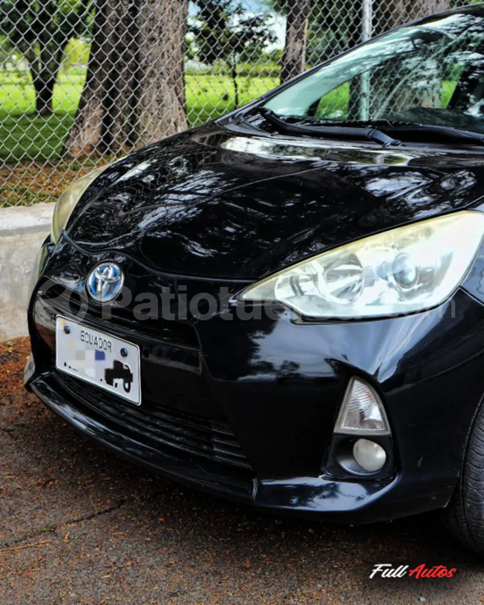Foto 3 de Toyota Prius C Sport