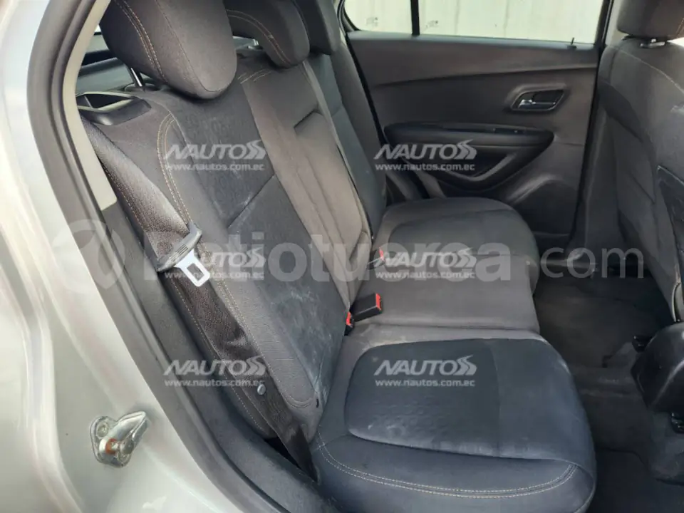 Foto 12 de Chevrolet Tracker LS