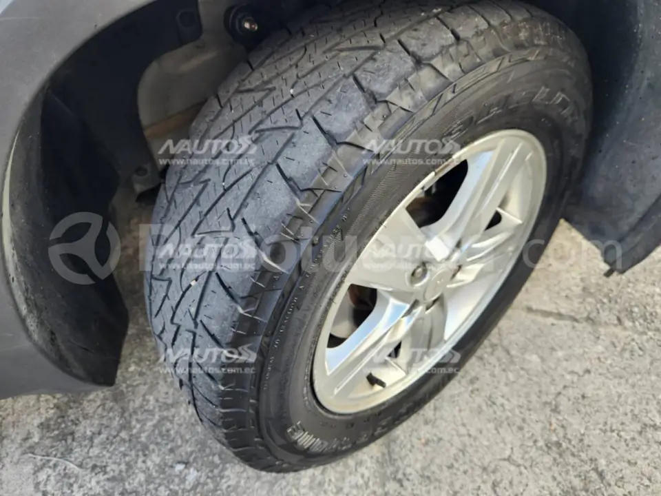 Foto 15 de Chevrolet Tracker LS