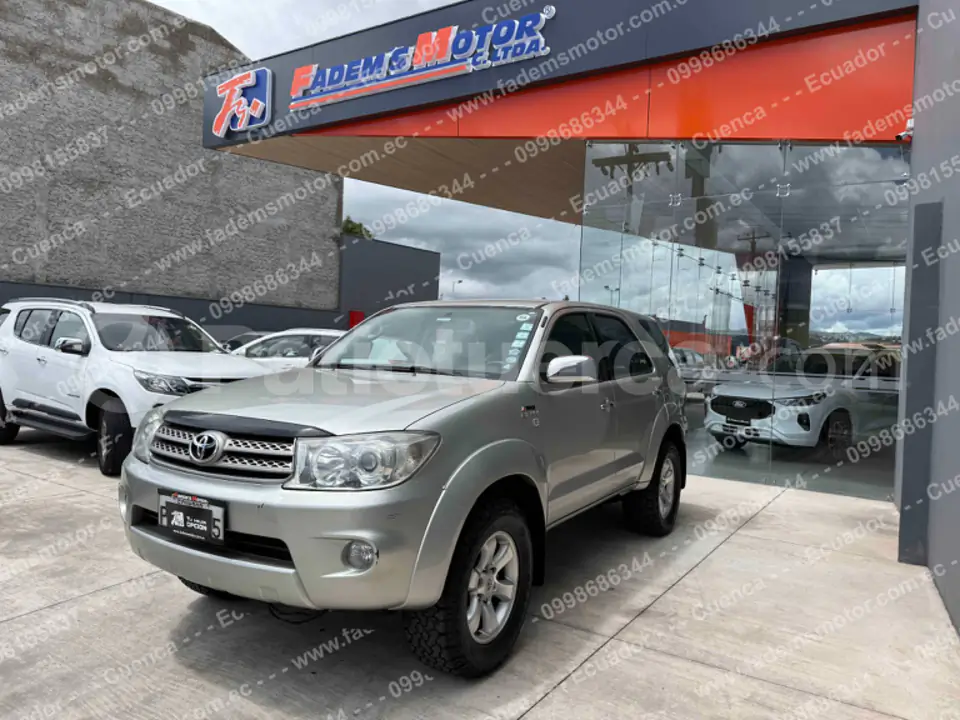 Foto 1 de Toyota AWT FORTUNER