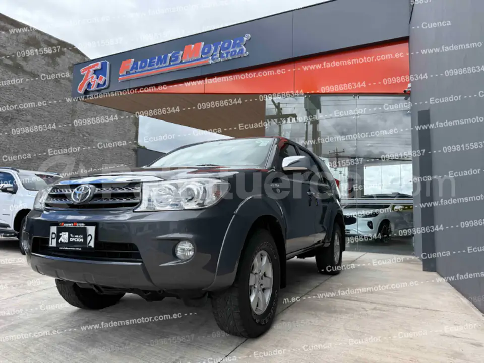 Foto 1 de Toyota AWT FORTUNER
